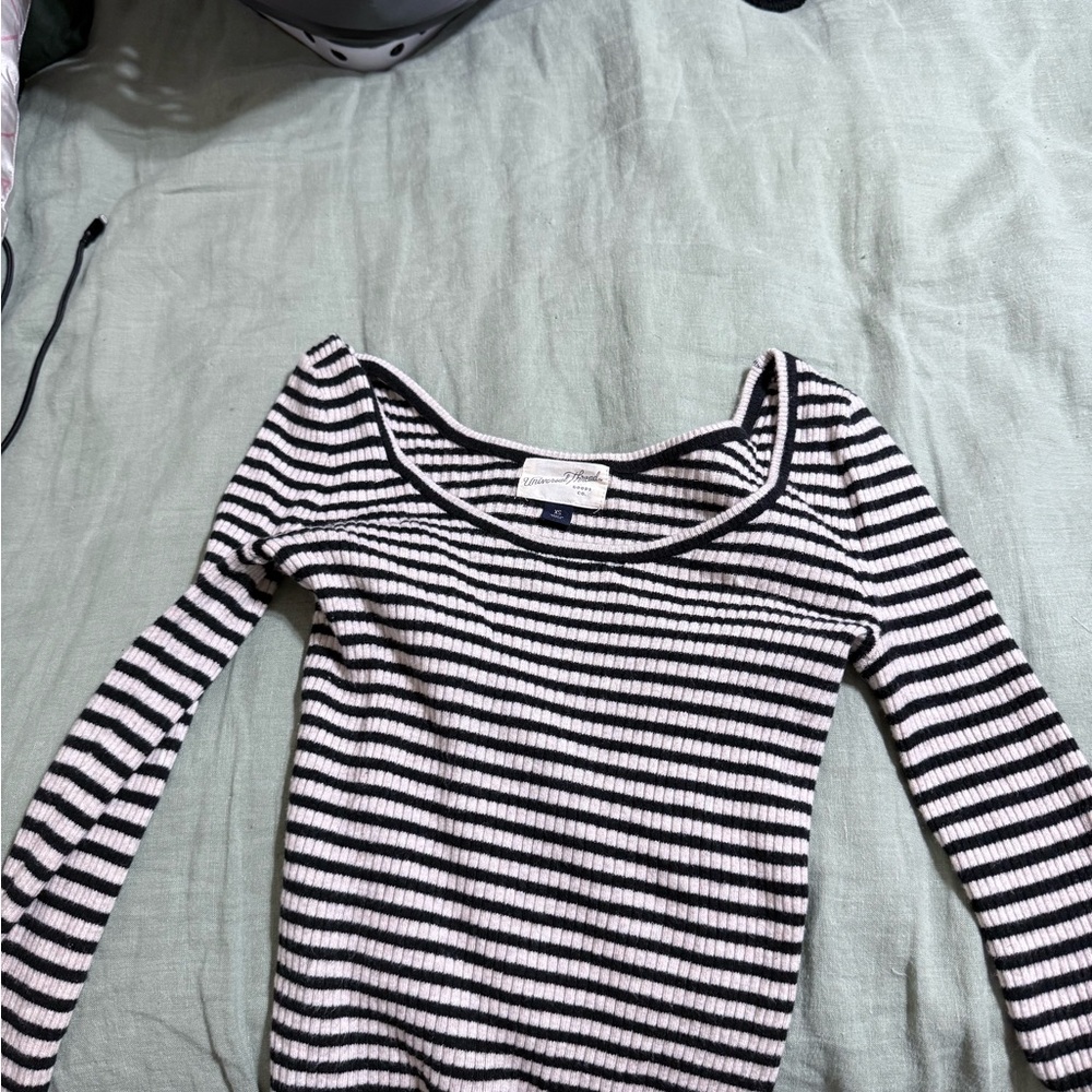 Universal Threads Striped Black and White Women's Top